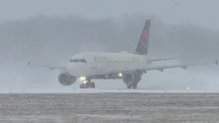 us-winter-storm-thousands-of-flights-cancelled-refund-rules